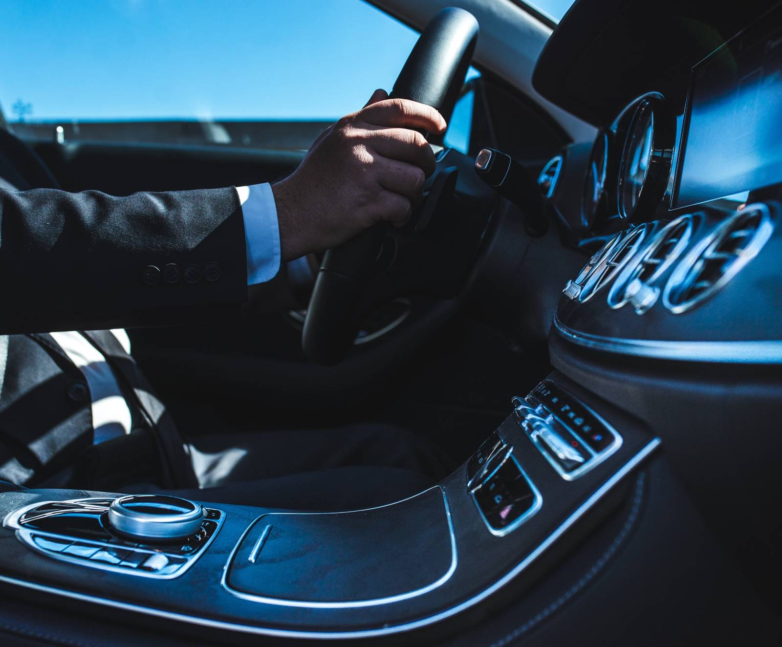 Louer berline de luxe avec chauffeur pour business man Saint-Tropez : Chauffeur Privé 