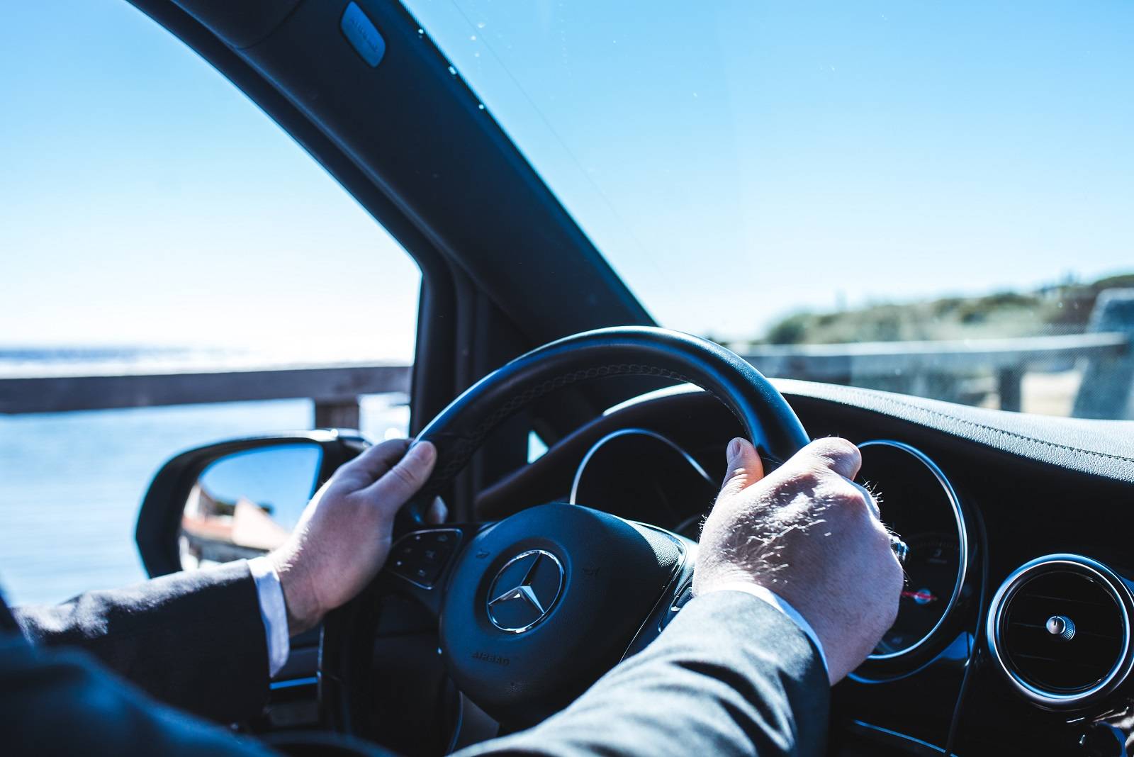 Tarif location de voiture de prestige pour week-end romantique Bordeaux Nouvelle-Aquitaine