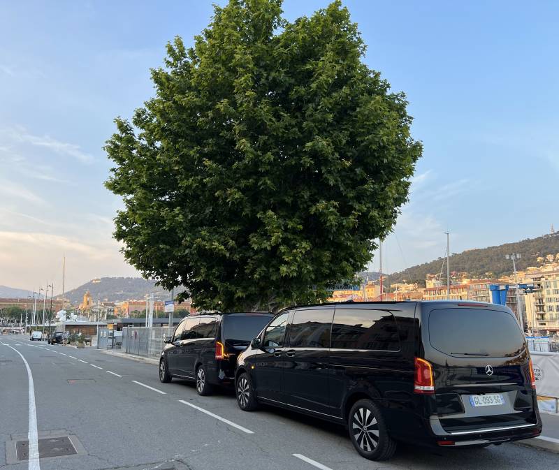 Voiture avec chauffeur pour circuit touristique privé Provence-Alpes-Côte d'Azur