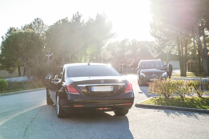 Louer un véhicule de prestige en France ou en Suisse avec chauffeur: nos différentes gammes de voitures de luxe à la location