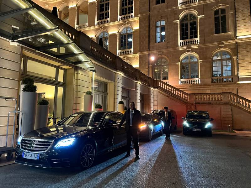 Voitures haut de gamme avec chauffeur pour une délégation en visite officielle à Marseille