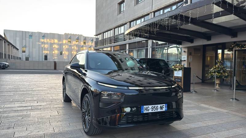 Xpeng G9 Performance full black – véhicule électrique VTC