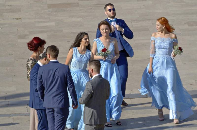 Location de minibus et vans avec chauffeur pour un mariage à Marseille